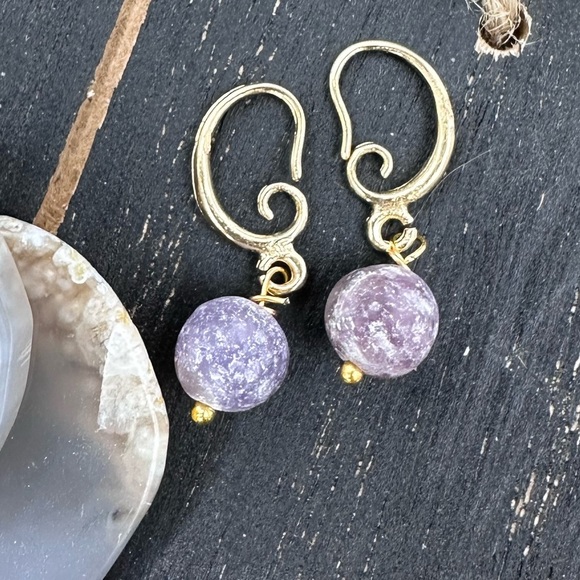 Elegant Gold and Purple Dangle Earrings lepidolite - Picture 1 of 1